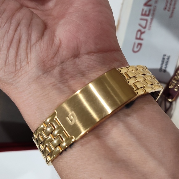 Gruen Women's Watch with Genuine Diamond - Picture 2 of 11